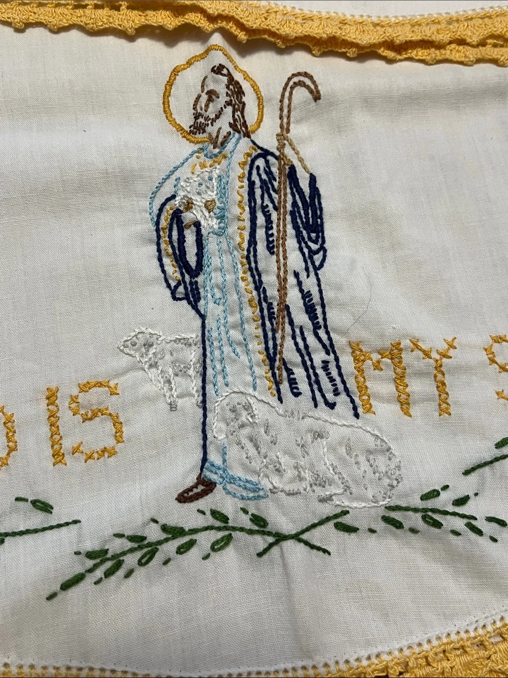 Vtg Embroidered 'The Lord Is My Shepherd' White Decorative Pillow case- Set